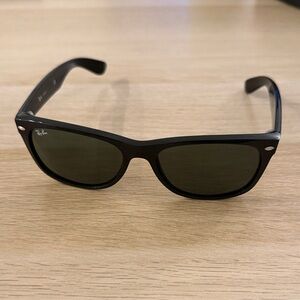 Ray-Ban Classic Wayfarer Sunglasses
